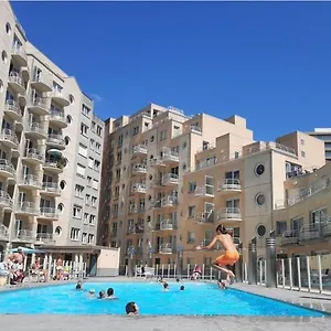 Be At Sea In All-in Luxury , Outdoor Pool, Side Seaview , Oostende België