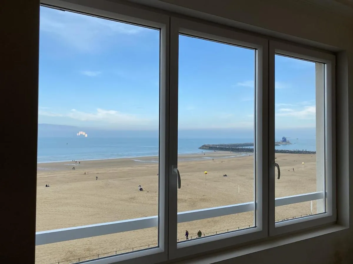 OSKAR luxe appartement op zeedijk met zeezicht Oostende 0*,  België