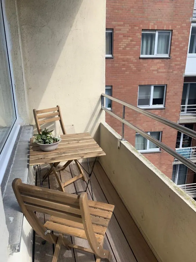 OSKAR luxe appartement op zeedijk met zeezicht Oostende België