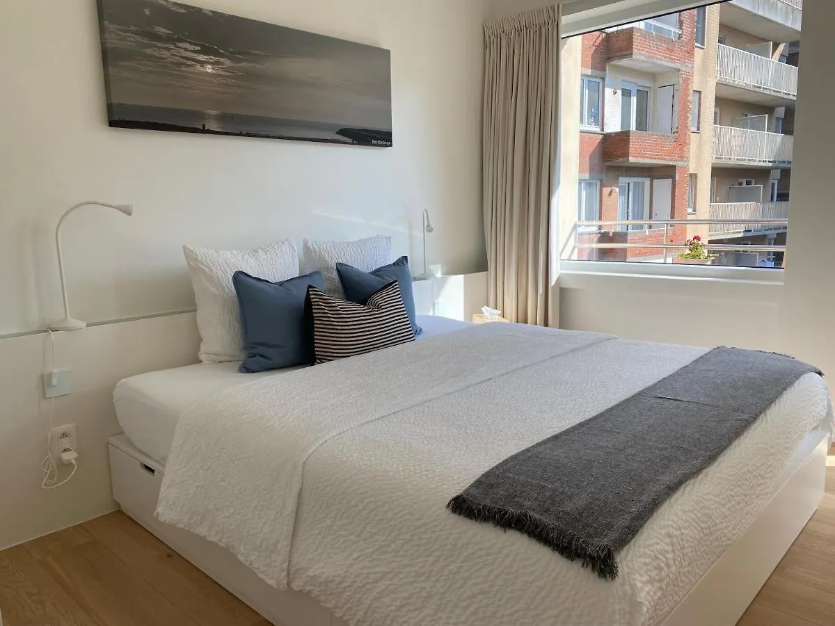 OSKAR luxe appartement op zeedijk met zeezicht Oostende België