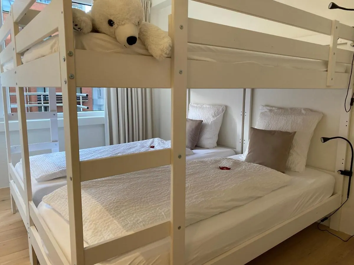 OSKAR luxe appartement op zeedijk met zeezicht Oostende